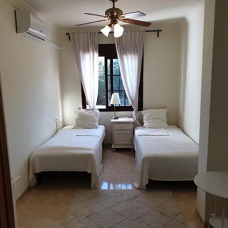Casa Karuna شقة نيرخا
