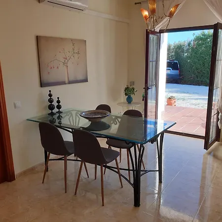 Апартаменти Casa Karuna Нерха